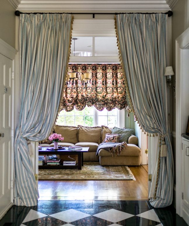 curtains on the doorway photo