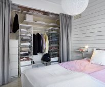 الستائر في غرفة خلع الملابس بدلا من أفكار تصميم الباب