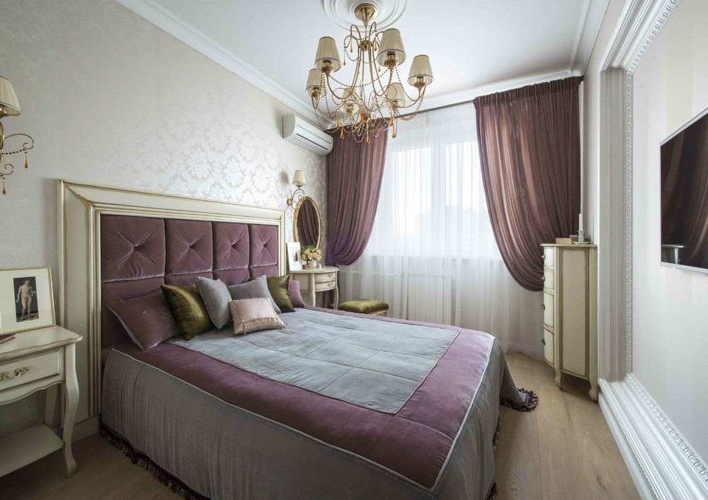 yatak odası fotoğraf dekor için perdeler ve yatak örtüleri bir dizi